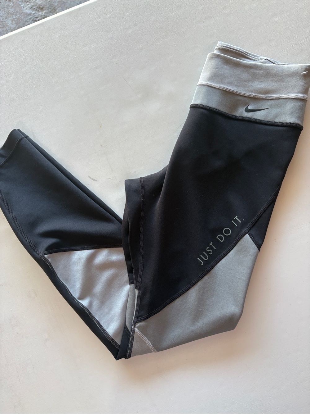 Nike Black and Gray Colorblock 'Just Do It' Leggings